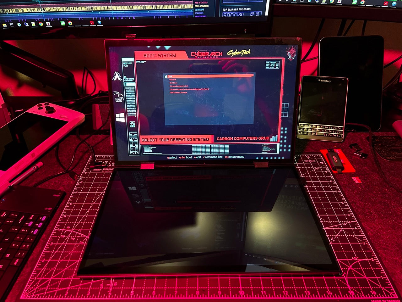 Cyber DuoFlux Laptop - Dual Display Windows + Dual Boot Kali & BlackArch - Carbon Computers
